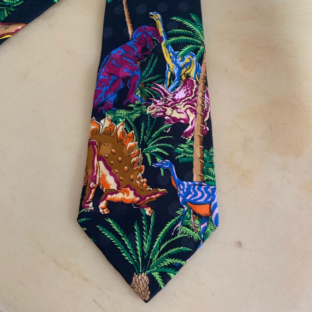 Vintage 1992 Novelty Dinosaur Tie 100% Silk Black Green Teacher Scientist Nerd
